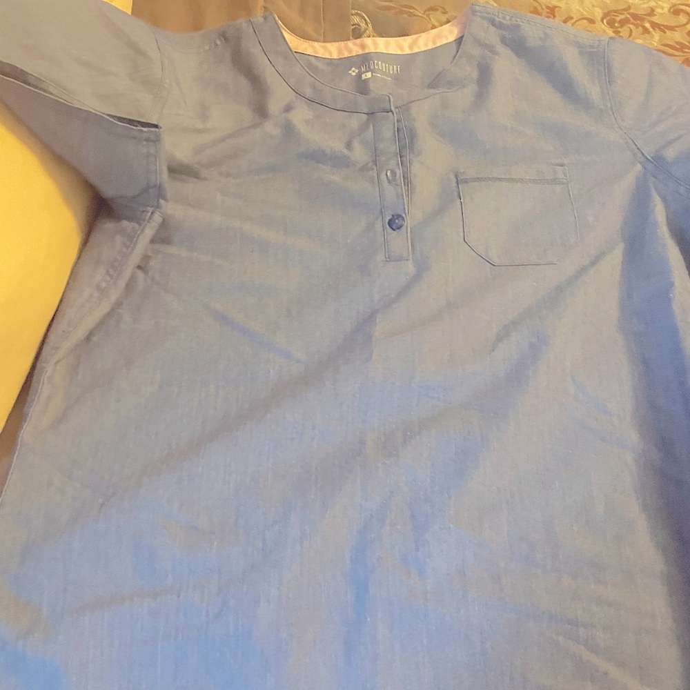 2 sets of scrubs good condition